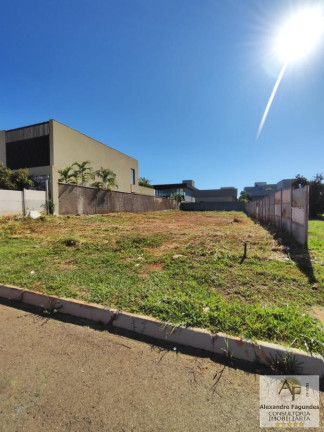 Imagem Imóvel à Venda, 560 m² em Residencial Goiânia Golfe Clube - Goiânia Imagem Imóvel à Venda, 560 m² em Residencial Goiânia Golfe Clube - Goiânia