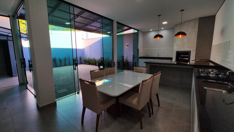 Imagem Casa com 3 Quartos à Venda, 300 m² em Jardim Tarobá - Foz Do Iguaçu Imagem Casa com 3 Quartos à Venda, 300 m² em Jardim Tarobá - Foz Do Iguaçu