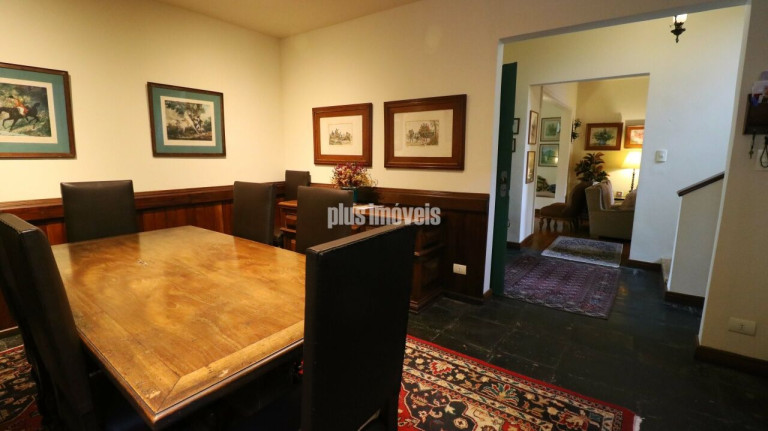 Imagem Casa com 3 Quartos à Venda, 300 m² em Pacaembu - São Paulo
