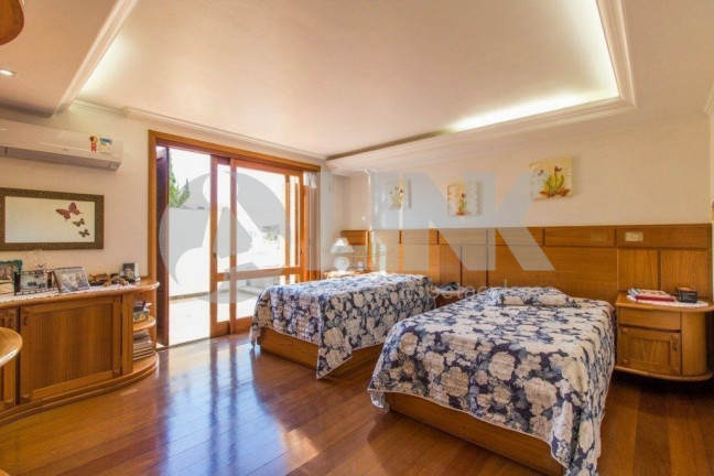 Imagem Casa com 3 Quartos à Venda, 300 m² em Chácara Das Pedras - Porto Alegre