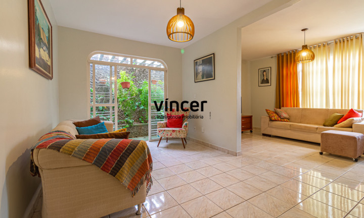 Imagem Casa com 3 Quartos à Venda, 218 m² em Jardim América - Goiânia Imagem Casa com 3 Quartos à Venda, 218 m² em Jardim América - Goiânia