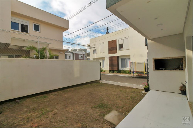 Imagem Casa com 3 Quartos à Venda, em Hípica - Porto Alegre Imagem Casa com 3 Quartos à Venda, em Hípica - Porto Alegre