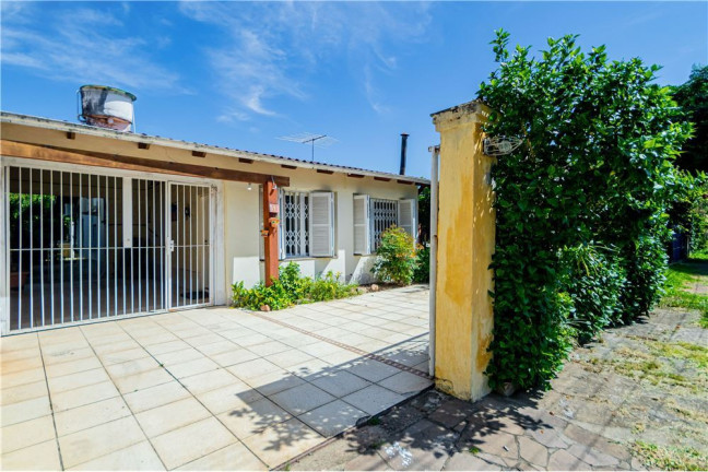 Imagem Casa com 5 Quartos à Venda, em Hípica - Porto Alegre Imagem Casa com 5 Quartos à Venda, em Hípica - Porto Alegre