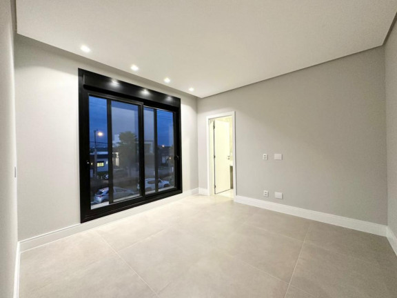 Imagem Casa com 4 Quartos à Venda, em -- - Capao Da Canoa Imagem Casa com 4 Quartos à Venda, em -- - Capao Da Canoa