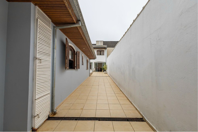Imagem Casa com 6 Quartos à Venda, 300 m² em Boa Vista - Curitiba Imagem Casa com 6 Quartos à Venda, 300 m² em Boa Vista - Curitiba