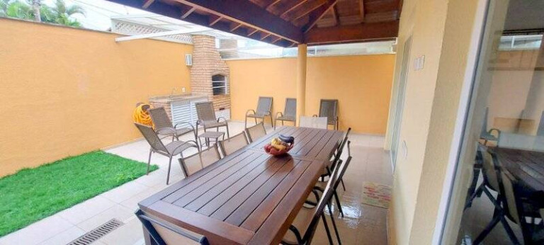 Imagem Casa com 4 Quartos à Venda, 230 m² em Peruíbe