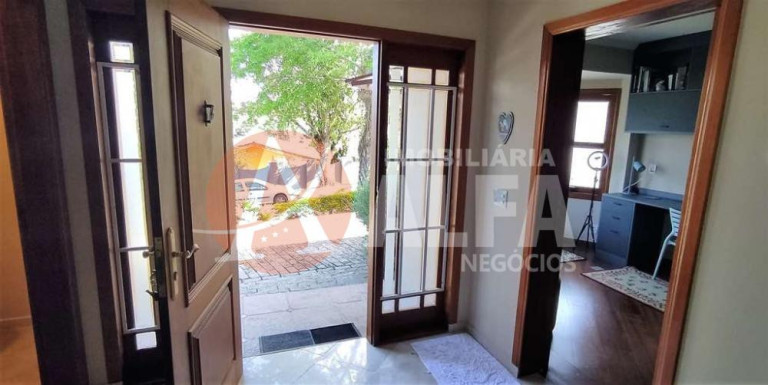 Imagem Casa com 3 Quartos à Venda, 1.500 m² em Algarve - Cotia