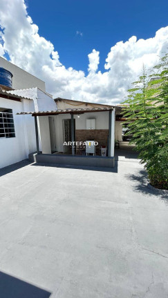 Imagem Casa com 3 Quartos à Venda, 130 m²