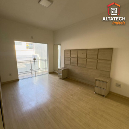 Imagem Casa com 3 Quartos à Venda, 243 m² em Jardim Das Hortênsias - Poços De Caldas