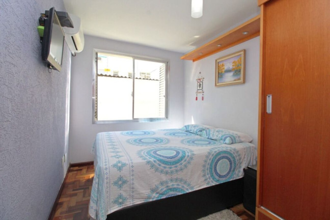 Imagem Imóvel com 3 Quartos à Venda, 67 m² em Menino Deus - Porto Alegre Imagem Imóvel com 3 Quartos à Venda, 67 m² em Menino Deus - Porto Alegre