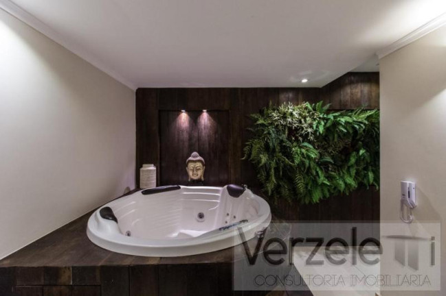 Imagem Apartamento com 3 Quartos à Venda, 121 m² em Centro - Balneário Camboriú Imagem Apartamento com 3 Quartos à Venda, 121 m² em Centro - Balneário Camboriú