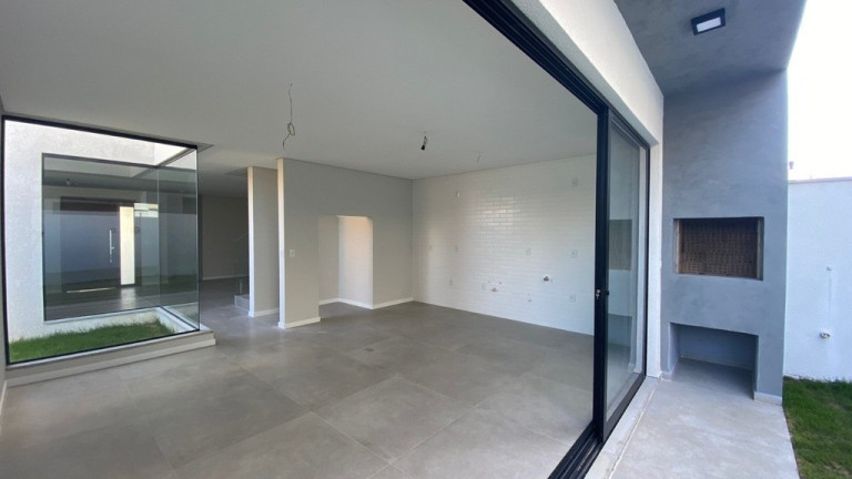Imagem Casa com 3 Quartos à Venda, 177 m² em Campeche - Florianópolis Imagem Casa com 3 Quartos à Venda, 177 m² em Campeche - Florianópolis