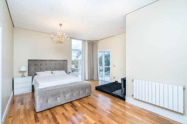 Imagem Casa com 4 Quartos à Venda, 751 m² em Jardim Social - Curitiba