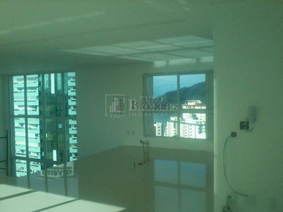 Imagem Cobertura com 3 Quartos à Venda, 330 m² em Centro - Balneário Camboriú