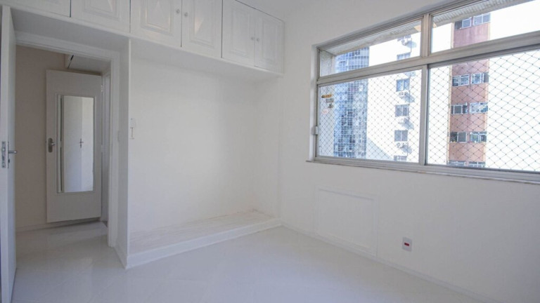 Imagem Imóvel com 3 Quartos à Venda, 119 m² em Lagoa - Rio De Janeiro Imagem Imóvel com 3 Quartos à Venda, 119 m² em Lagoa - Rio De Janeiro