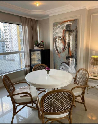 Apartamento com 3 Quartos à Venda, 120 m² em Centro - Balneário Camboriú