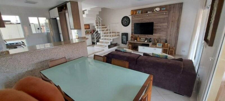 Imagem Casa com 4 Quartos à Venda, 230 m² em Peruíbe