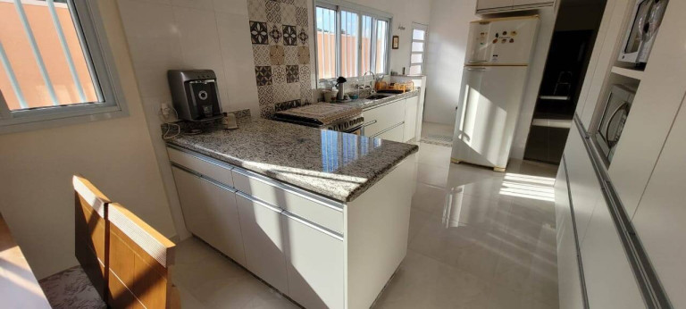 Imagem Casa com 3 Quartos à Venda, 225 m² em Jardim Do Lago - Atibaia