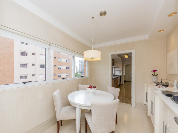 Imagem Apartamento com 3 Quartos à Venda, 243 m² em Moema - São Paulo