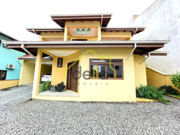 Casa com 4 Quartos à Venda, 255 m² em Boa Vista - Joinville