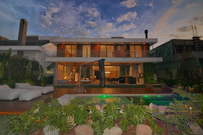 Imagem Casa com 5 Quartos à Venda, 450 m² em Xangri-lá Imagem Casa com 5 Quartos à Venda, 450 m² em Xangri-lá