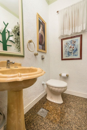 Imagem Casa com 5 Quartos à Venda, 381 m² em Jardim Lindóia - Porto Alegre