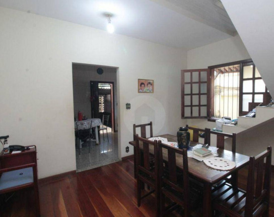 Imagem Casa com 3 Quartos à Venda, 295 m² em Santa Efigênia - Belo Horizonte Imagem Casa com 3 Quartos à Venda, 295 m² em Santa Efigênia - Belo Horizonte