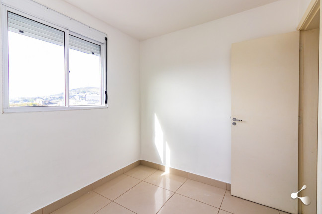 Imagem Imóvel com 2 Quartos à Venda,  em Teresópolis - Porto Alegre