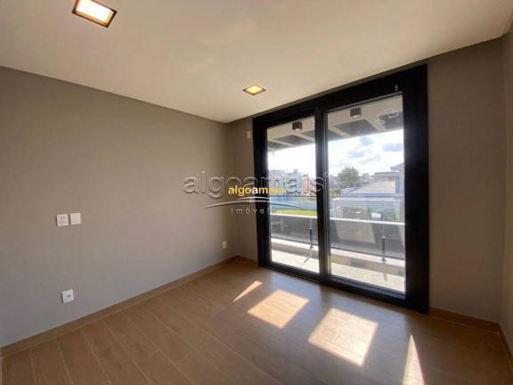 Casa com 4 Quartos à Venda, 322 m² em Condominio Atlantico Villas Club - Osório