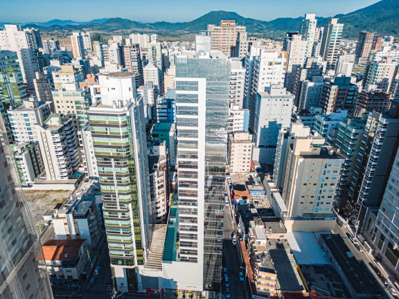 Imagem Apartamento com 4 Quartos à Venda, 197 m² em Meia Praia - Itapema