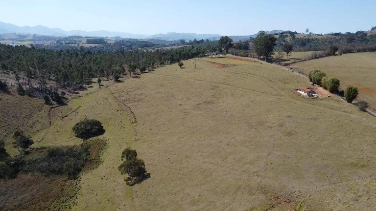 Imagem Chácara com 8 Quartos à Venda, 83.000 m² em Condomínio Novo Horizonte - Piracaia Imagem Chácara com 8 Quartos à Venda, 83.000 m² em Condomínio Novo Horizonte - Piracaia