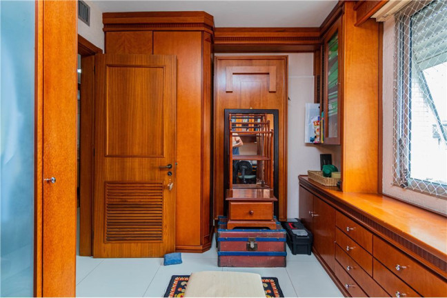 Imagem Imóvel com 3 Quartos à Venda, em Auxiliadora - Porto Alegre Imagem Imóvel com 3 Quartos à Venda, em Auxiliadora - Porto Alegre