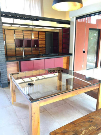 Imagem Casa com 4 Quartos à Venda, 304 m² em Centro - Cascavel