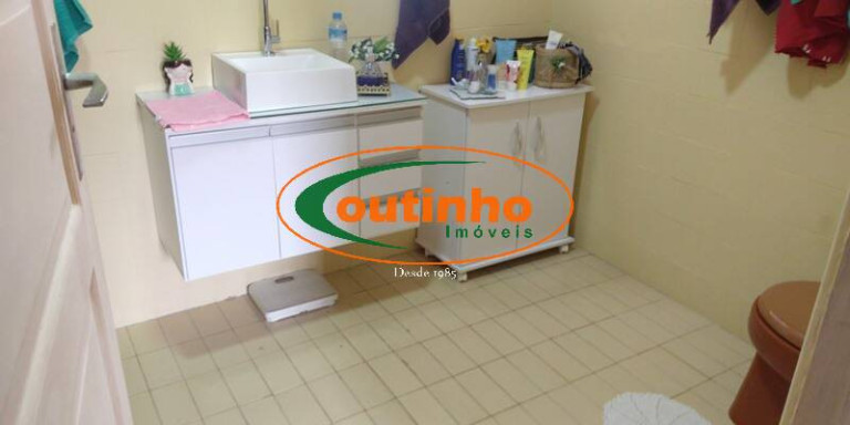 Imagem Apartamento com 4 Quartos à Venda, 140 m² em Tijuca - Rio De Janeiro Imagem Apartamento com 4 Quartos à Venda, 140 m² em Tijuca - Rio De Janeiro