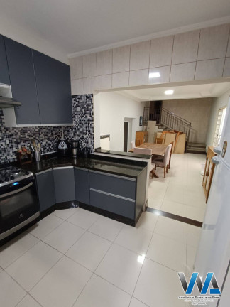 Imagem Casa com 3 Quartos à Venda, 250 m² em Jardim Europa - Bragança Paulista Imagem Casa com 3 Quartos à Venda, 250 m² em Jardim Europa - Bragança Paulista