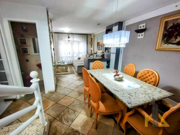 Imagem Casa com 3 Quartos à Venda, 177 m² em Jardim Das Américas - Curitiba Imagem Casa com 3 Quartos à Venda, 177 m² em Jardim Das Américas - Curitiba