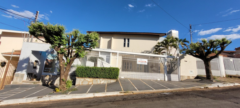 Imóvel com 3 Quartos para Alugar, 396 m² em Vila Planalto - Campo Grande