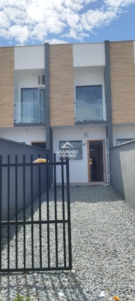 Imagem Sobrado com 2 Quartos à Venda,  em Parque Guarani - Joinville