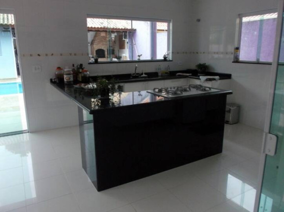 Imagem Casa com 4 Quartos à Venda, 360 m² em Tres Marias - Peruíbe Imagem Casa com 4 Quartos à Venda, 360 m² em Tres Marias - Peruíbe