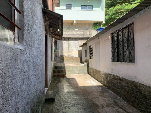 Imagem Casa com 6 Quartos à Venda,  em Santo André - Nova Friburgo