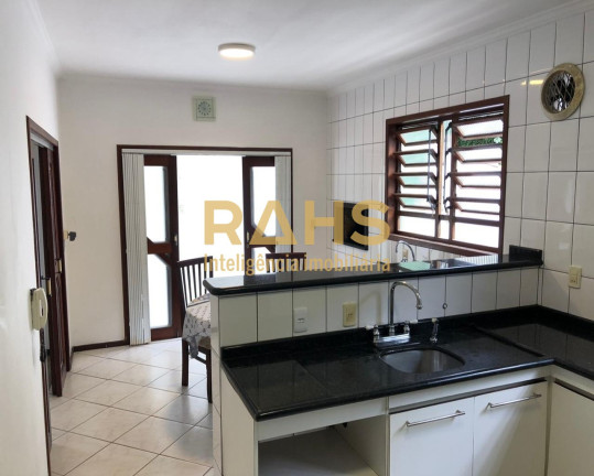 Imagem Casa com 3 Quartos à Venda, 208 m² em Anita Garibaldi - Joinville Imagem Casa com 3 Quartos à Venda, 208 m² em Anita Garibaldi - Joinville