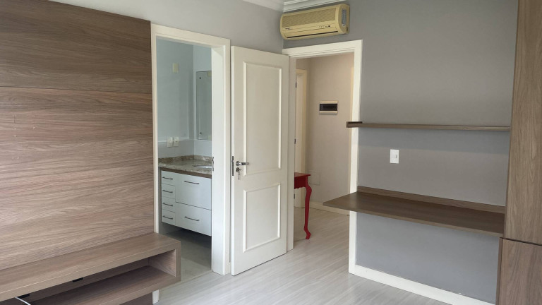 Imagem Casa com 3 Quartos à Venda, 220 m² em Jurerê - Florianópolis