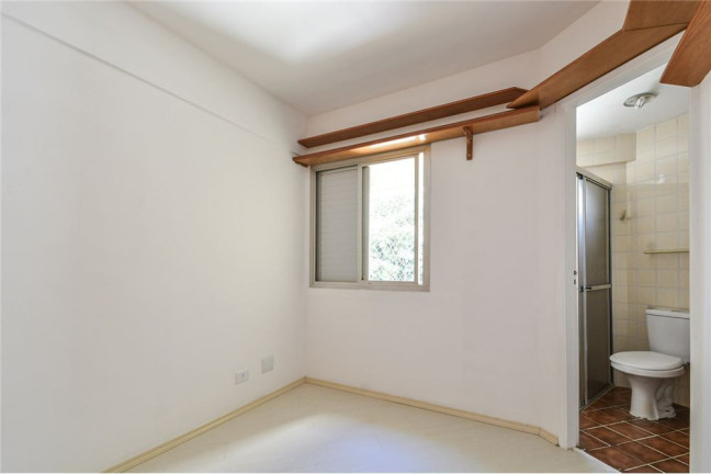 Imagem Imóvel com 1 Quarto à Venda, em Moema - São Paulo Imagem Imóvel com 1 Quarto à Venda, em Moema - São Paulo