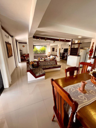Imagem Casa com 5 Quartos à Venda, 205 m² em Alto De Búzios - Armação Dos Búzios Imagem Casa com 5 Quartos à Venda, 205 m² em Alto De Búzios - Armação Dos Búzios