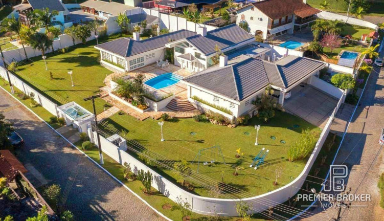 Imagem Casa com 4 Quartos à Venda, 515 m² em Comary - Teresópolis