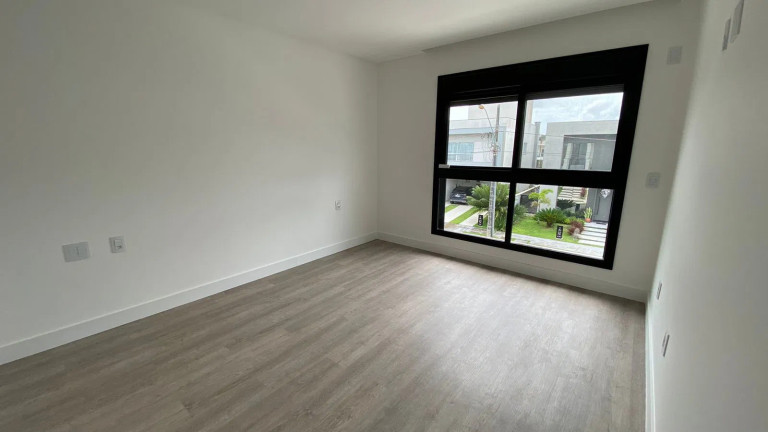 Imagem Casa com 3 Quartos à Venda, 262 m² em Santa Regina - Camboriú Imagem Casa com 3 Quartos à Venda, 262 m² em Santa Regina - Camboriú