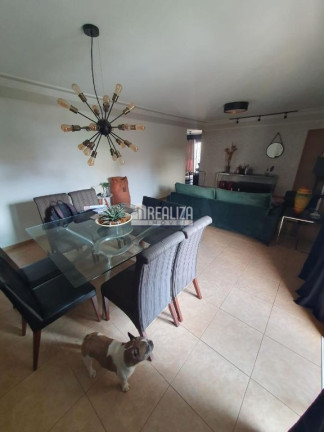 Apartamento com 3 Quartos à Venda, 142 m² em Irmãos Soares - Uberaba