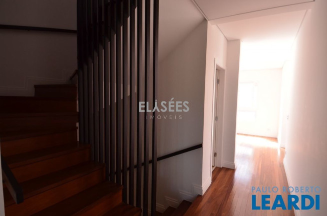 Imagem Sobrado com 4 Quartos à Venda, 321 m² em Vila Morumbi - São Paulo