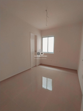 Imagem Casa com 4 Quartos à Venda, 142 m²