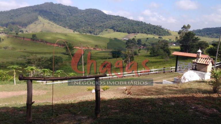 Imagem Chácara com 4 Quartos à Venda, 200 m² em Varjão - Paraibuna